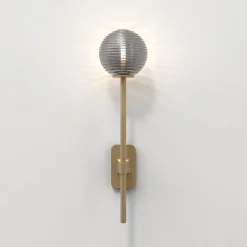 Tacoma Single Grande vegglampe IP44 - Antikk Messing/Røykfarget kuppel