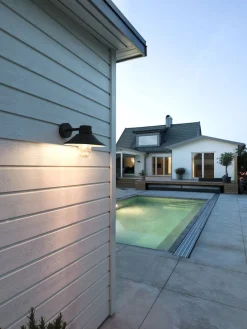 Vega vegglampe utendørs IP54 - Svart