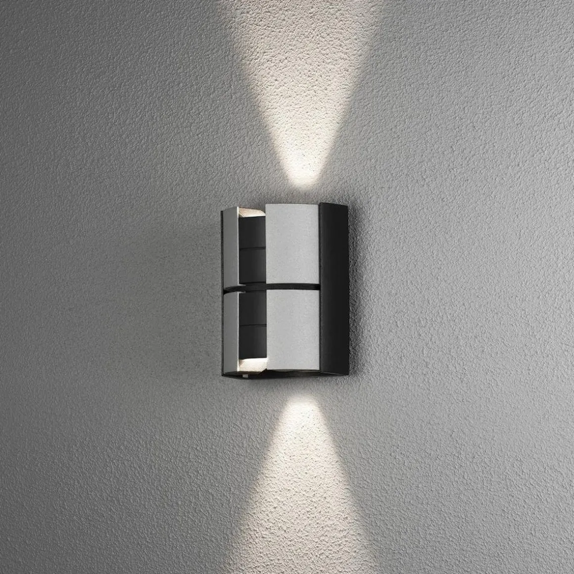 Vidar vegglampe utendørs opp/ned 2x5W - Svart/Sølv