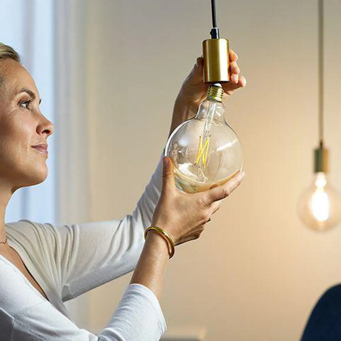 WiZ E27 Lyspære filament G125 6,7W Wifi - Justerbar fargetemperatur 2700-6500 Kelvin