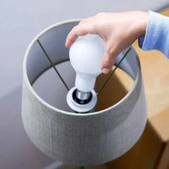 WiZ E27 Lyspære G95 11W Wifi - Justerbar fargetemperatur