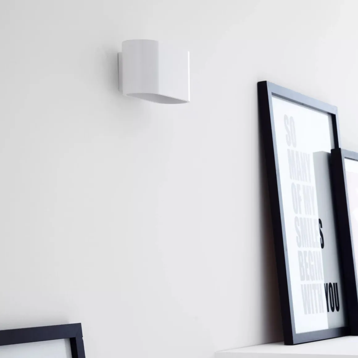 Xera oval vegglampe opp/ned lys